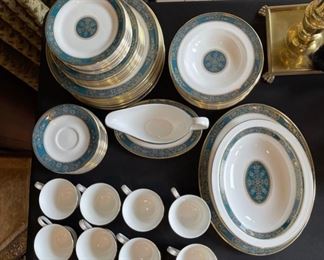 73pc Royal Doulton Carlyle China Set 73pc