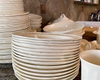 73pc Wedgwood Queensware Queens Plain 73 pc