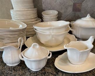 73pc Wedgwood Queensware Queens Plain 73 pc