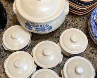 7pc Pfaltzgraff Yorktowne Vintage Tureen & Lid w/Ladle with mini bowls 7pc