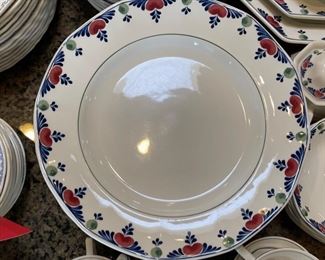 61pc Adams Veruschka China Set 61pc