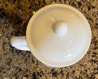 DEA Hong Kong Lidded Tea Cup teacup coffee 5.5 x 5 x 3.75in HxWxD