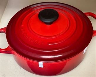 Le Creuset 24 Dutch Oven Red 5.5 x 12.5 x 10in HxWxD