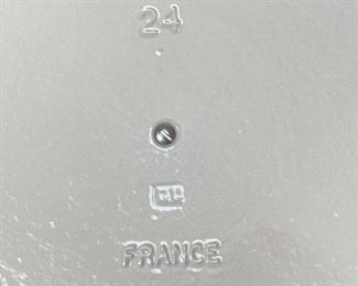 Le Creuset 24 Dutch Oven Red 5.5 x 12.5 x 10in HxWxD