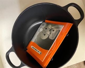 Le Creuset Licorice Cast Iron Dutch Oven Cocotte #18 Matte Black 6 x 9 x 7.5in HxWxD