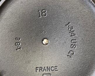 Le Creuset Licorice Cast Iron Dutch Oven Cocotte #18 Matte Black 6 x 9 x 7.5in HxWxD