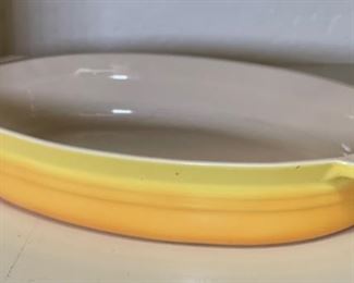 Le Creuset 10.0 Oval Baking Dish Yellow 2.5 x 16 x 10.5in HxWxD