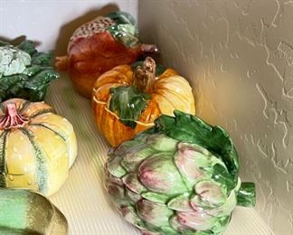 Lot 14pc of Vietri Italian Ceramics Vegetable Jar Plate lot 5in H