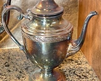 AS-IS 5pc WM Rogers & Son Spring Flower Silverplate Tea Set Largest 11x9 x 4.5in HxWxD