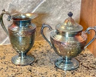 AS-IS 5pc WM Rogers & Son Spring Flower Silverplate Tea Set Largest 11x9 x 4.5in HxWxD