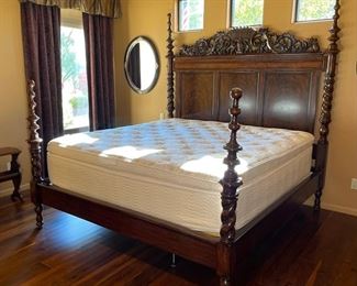 Thomasville Ernest Hemingway King Quintillia Poster Bed Mahogany 88 x 83x89 in HxWxD