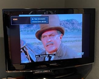 Samsung 32in HD LCD TV LN32B360C5D TV 22.5 x 31.5 x 7 in HxWxD