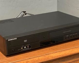 Samsung DVD-V9800 VCR DVD Combo Player