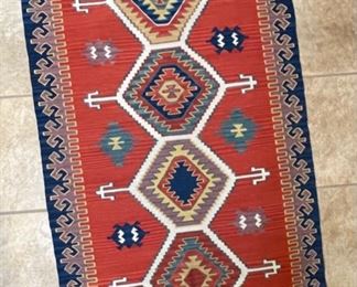 Lg Hand Knotted Peruvian rug 61 x 38.5