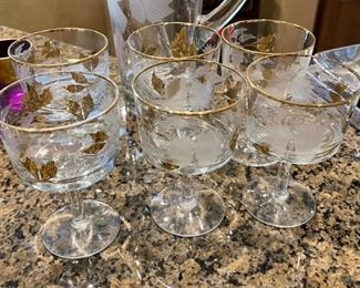 11pc Etched Glass Gold Rim Pitcher & Glass Cocktail Pitcher: 11.5 x 7 x 4.5 in HxWxD