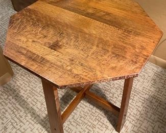 Antique Oak Octagon Mission Style Table 26 x 24 x 24in HxWxD