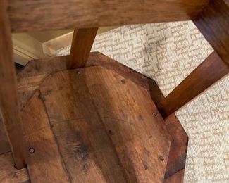 Antique Oak Octagon Mission Style Table 26 x 24 x 24in HxWxD