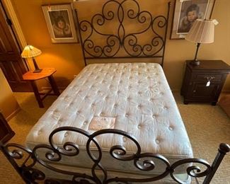 Queen Rustic Scroll Iron Bed Frame & Mattress Frame 85.5x63.5 HxWxD