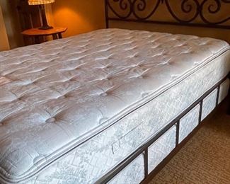 Queen Rustic Scroll Iron Bed Frame & Mattress Frame 85.5x63.5 HxWxD