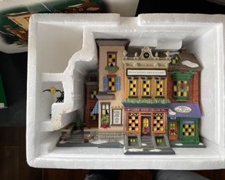 AS-IS Dept. 56 5th Avenue Shoppes Christmas in the City Department #56.59212 in Original Box 8 x 10.5 x 6.5in HxWxD