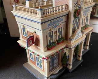 Dept. 56 Lenox China Shop Christmas in the City Series Department #56.59263 in Original Box 7.5 x 8 x 5.5in HxWxD