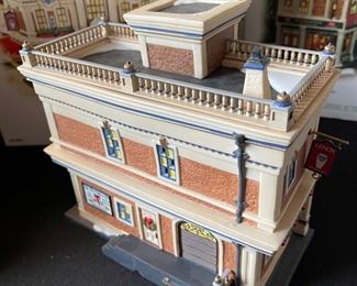 Dept. 56 Lenox China Shop Christmas in the City Series Department #56.59263 in Original Box 7.5 x 8 x 5.5in HxWxD