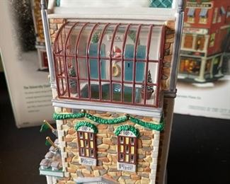Dept. 56 The University Club Christmas in the City Series Department #58945 in Original Box 10 x 3.5 x 6.5 in HxWxD