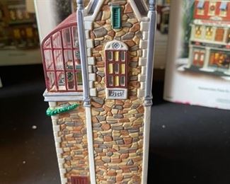 Dept. 56 The University Club Christmas in the City Series Department #58945 in Original Box 10 x 3.5 x 6.5 in HxWxD