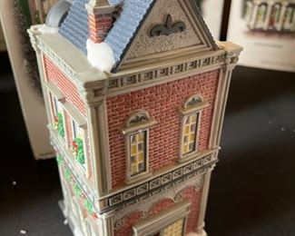 AS-IS Dept. 56 Milano of Italy Christmas in the City Series Department #56.59238 in Original Box 9.5 x 4 x 4.5in HxWxD