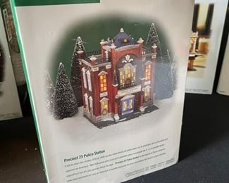 Dept. 56 Precinct 25 Police Station Christmas in the City Series Department #58941 in Original Box 8.5x 6.5 x 6.5in HxWxD