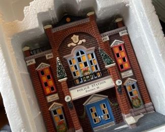 Dept. 56 Precinct 25 Police Station Christmas in the City Series Department #58941 in Original Box 8.5x 6.5 x 6.5in HxWxD