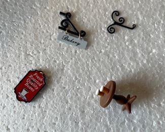 Dept. 56 Johnson’s Grocery & Deli Christmas in the City Series Department #56.58886 in Original Box 9 x 7.25 x 6in HxWxD