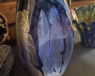 Dan Bergsma Hand Blown Art Glass Vase Signed 15.25 x 10 x 2.25in