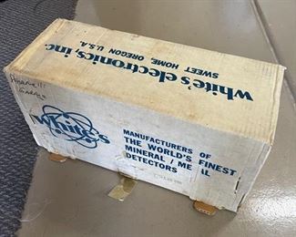 NIB Whites Coinmaster 5000D Metal Detector in original box