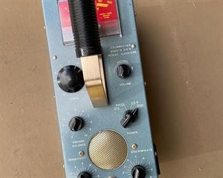 NIB Whites Coinmaster 5000D Metal Detector in original box