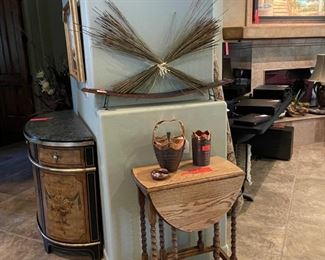 Purchase Online Wed 1/12 @6pm AZ Time and Come to the live sale Friday 1/4 & Saturday 1/15 9am to 2pm. Many items only available at the live sale!