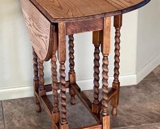 Antique Gateleg Table Barley Twist Oval Drop Leaf Table 29.5 x 24 x 13-34in HxWxD