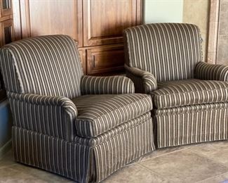 2pc Beacon Hill Furniture Classic Upholstered Chairs PAIR 35 x 31 x 33in HxWxD