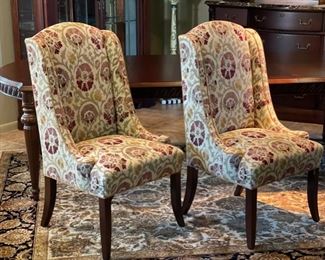 Thomasville Classic Dark Hardwood Dining Room Set Table w/ 6 Chairs Table: 30 x 44 x upholstered Chair: 45 x 27 x 24 Side Chair: 39 x 24 x 22 HxWxD