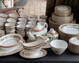 94pc Spode Christmas Rose China Set 94pc
