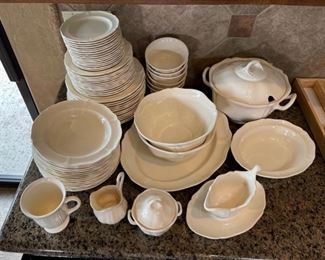 73pc Wedgwood Queensware Queens Plain 73 pc