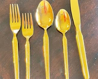 79pc Gold Plated flatware set 79pc