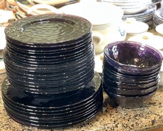 32pc Purple Textured Glass Plates & Bowls 32pc