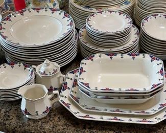 61pc Adams Veruschka China Set 61pc