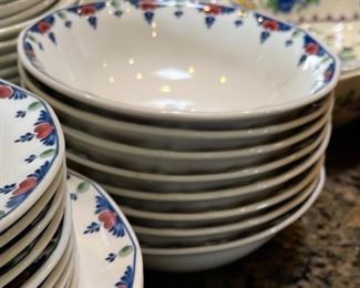 61pc Adams Veruschka China Set 61pc