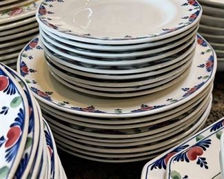 61pc Adams Veruschka China Set 61pc