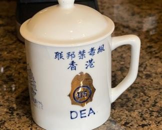 DEA Hong Kong Lidded Tea Cup teacup coffee 5.5 x 5 x 3.75in HxWxD