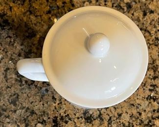 DEA Hong Kong Lidded Tea Cup teacup coffee 5.5 x 5 x 3.75in HxWxD