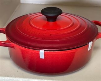 Le Creuset 24 Dutch Oven Red 5.5 x 12.5 x 10in HxWxD