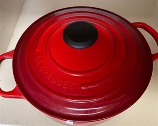 Le Creuset 24 Dutch Oven Red 5.5 x 12.5 x 10in HxWxD
